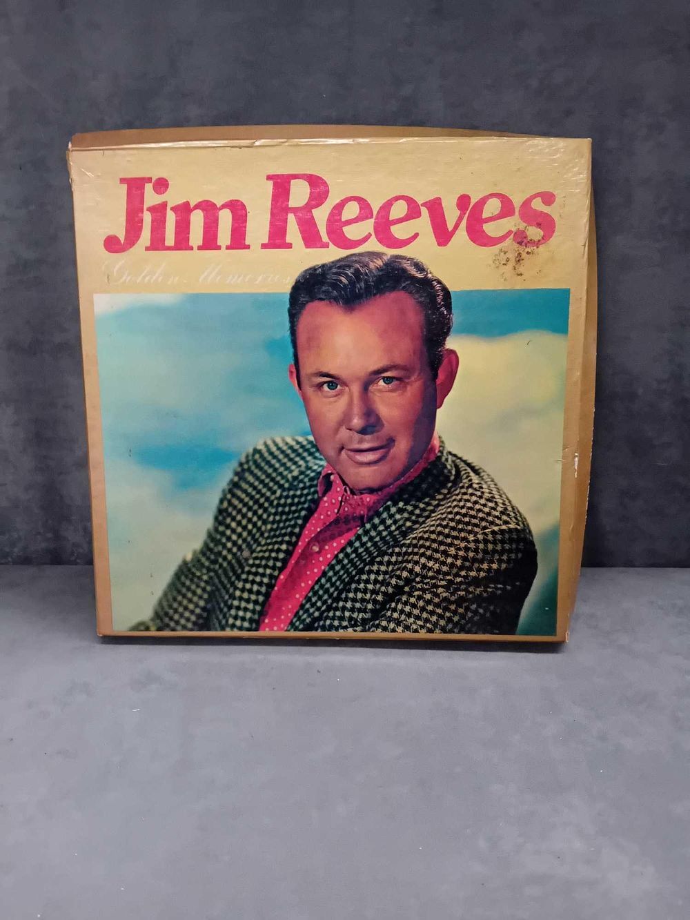 Lot 935: The world Record club Jim Reeves golden memories...