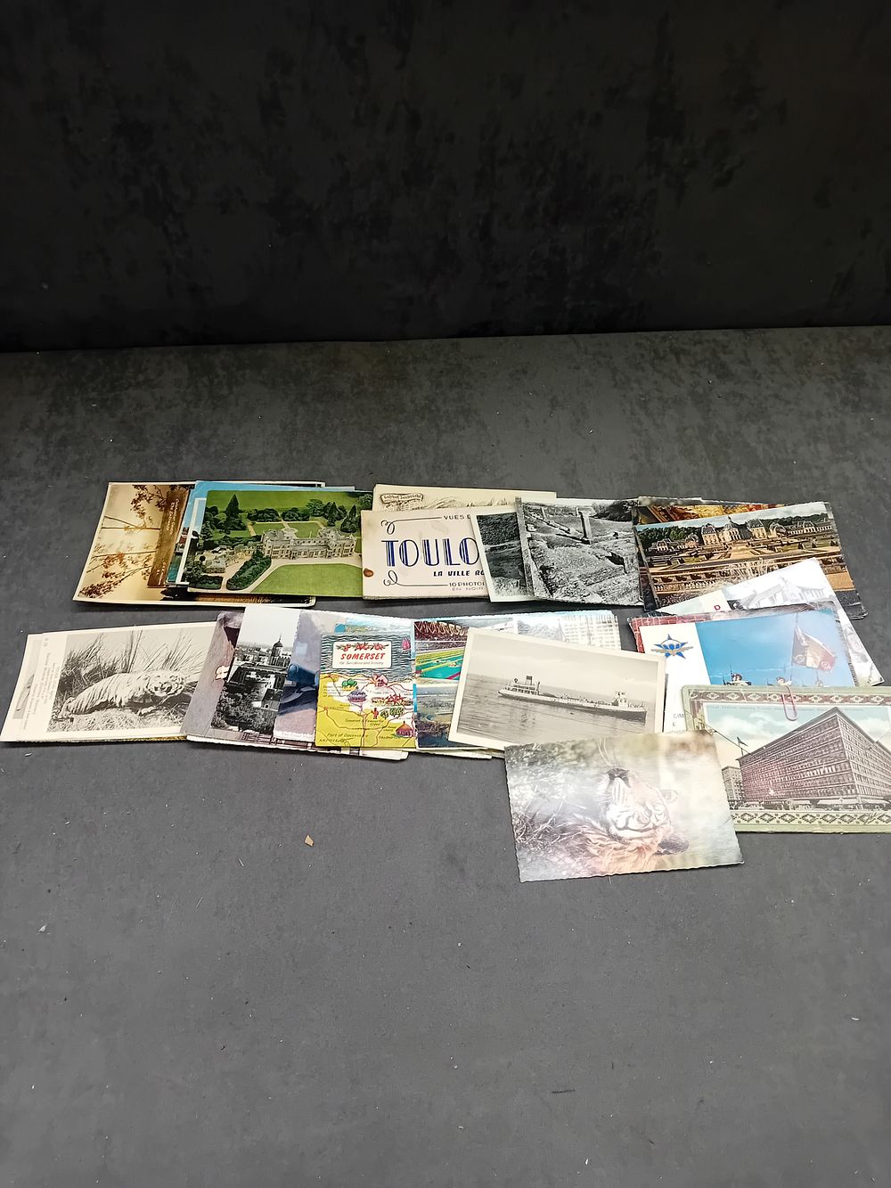 Lot 517: A Collection of Vintage Paper Ephemera, including Postcards and Photo Booklets