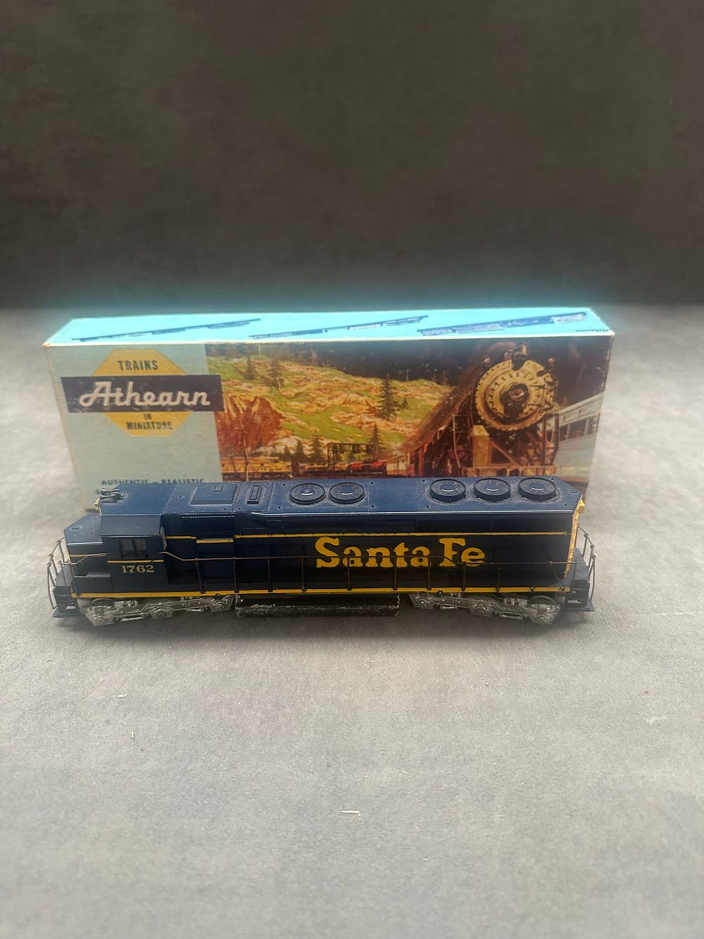 Lot 309: An Athearn HO Scale Santa Fe Diesel Locomotive Road Number 1762 with Original Box