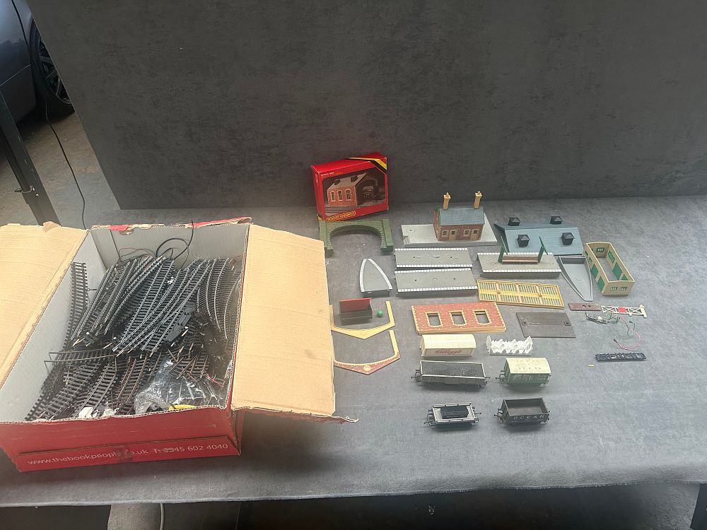 Lot 314: A Collection of Hornby Railways OO Gauge Model Railway Locomotive Rolling Stock Track and Scenic Accessories