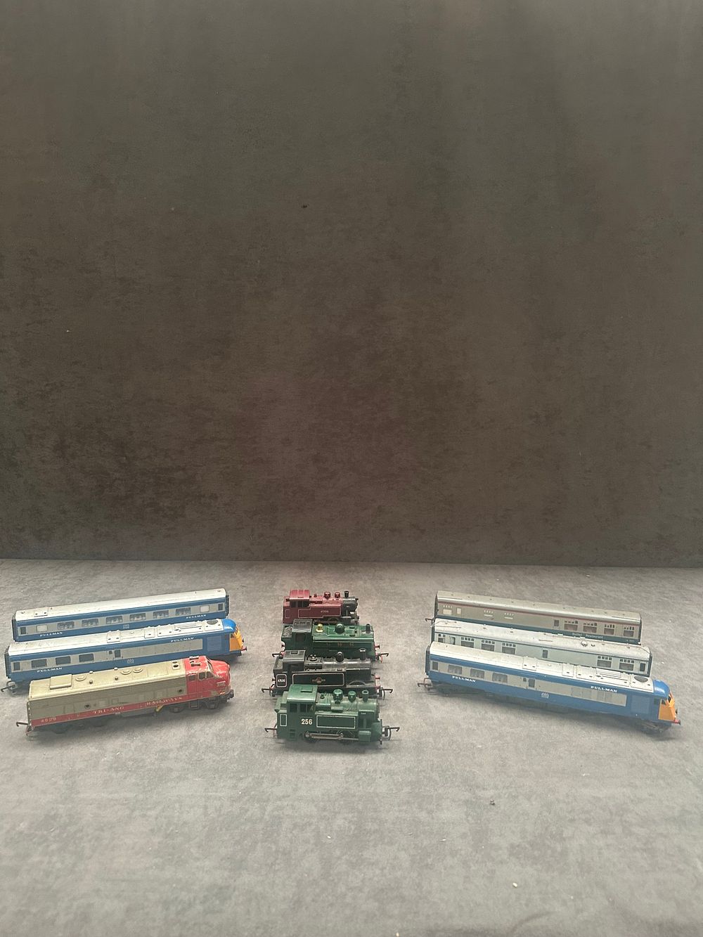 Lot 316: Ten Tri-ang Railways OO Gauge Locomotives and Rolling Stock