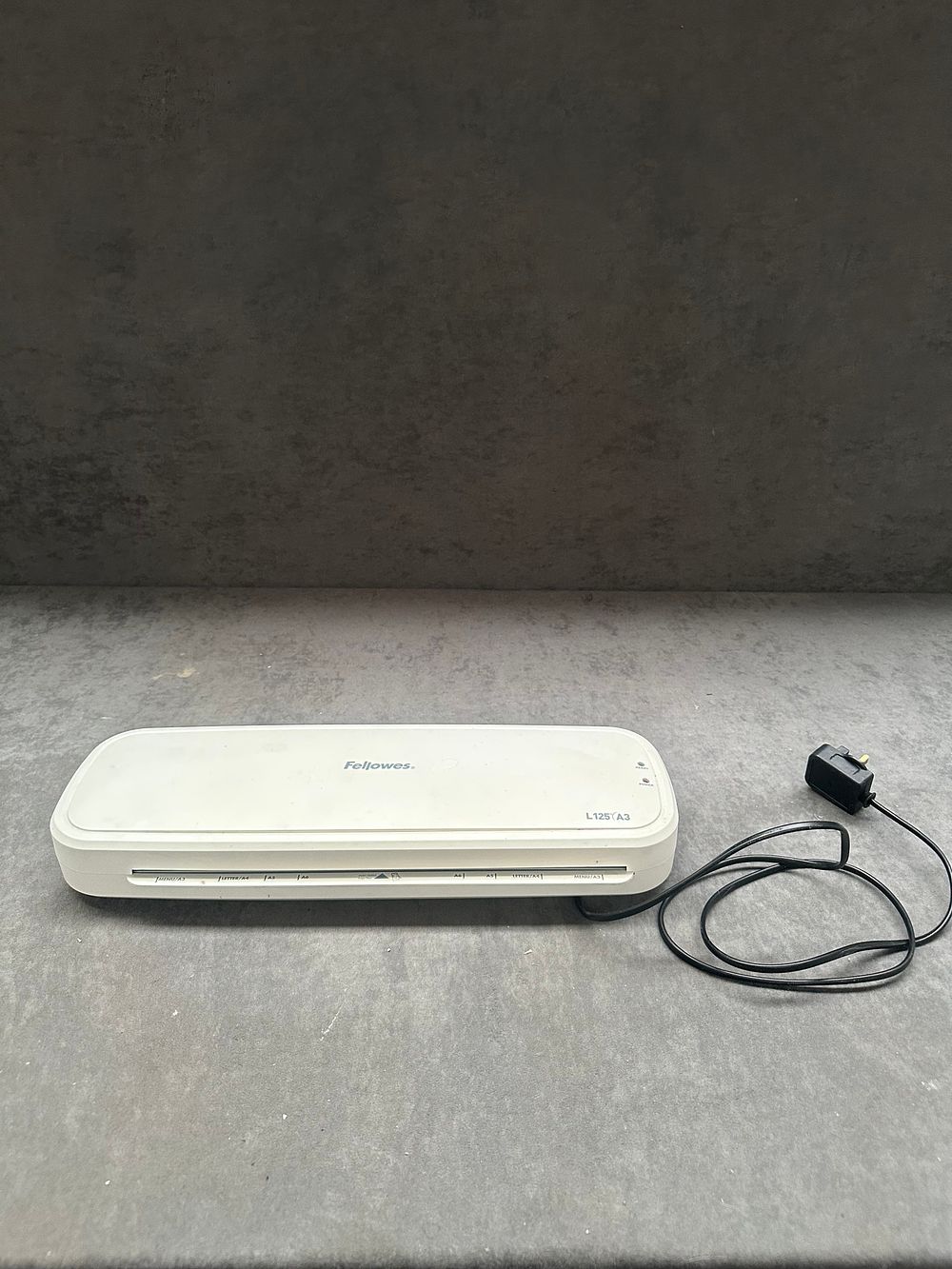 Lot 342: A Fellowes L125-A3 Laminator