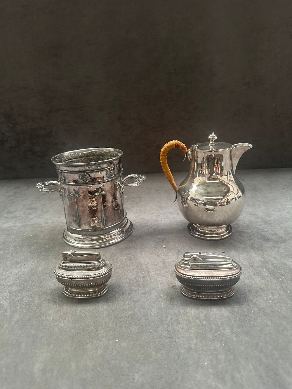 Lot 469: Four silver-plated decorative table items including two Ronson Queen Anne lighters