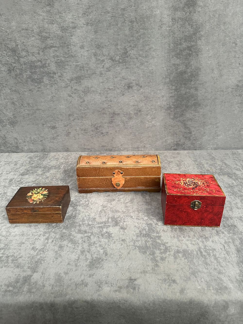 Lot 490: A Collection of Vintage and Decorative Storage Boxes
