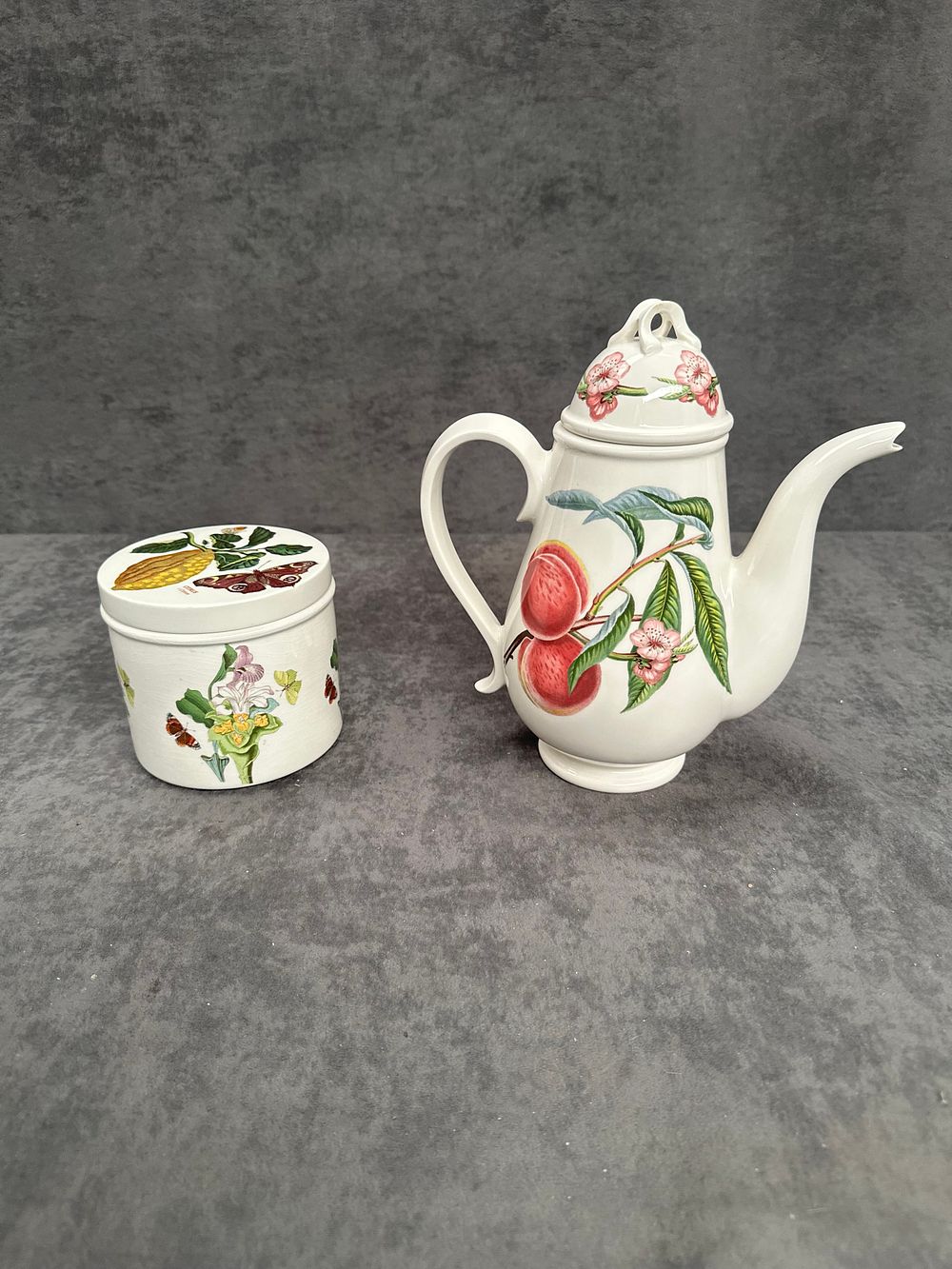 Lot 431: Two Portmeirion Botanic Garden and Pomona Pattern Earthenware Vessels