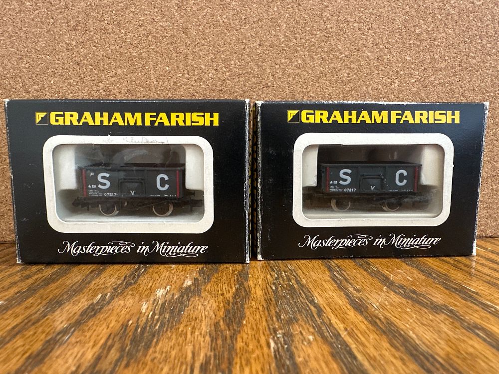 Lot 177: A Pair of Graham Farish N Gauge Stephenson Clarke Mineral Wagons No. 2211