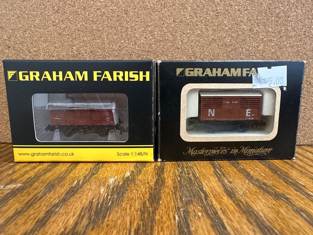 Lot 178: Two Graham Farish N Gauge Model Railway Wagons Including a Cattle Wagon and a Fish Van