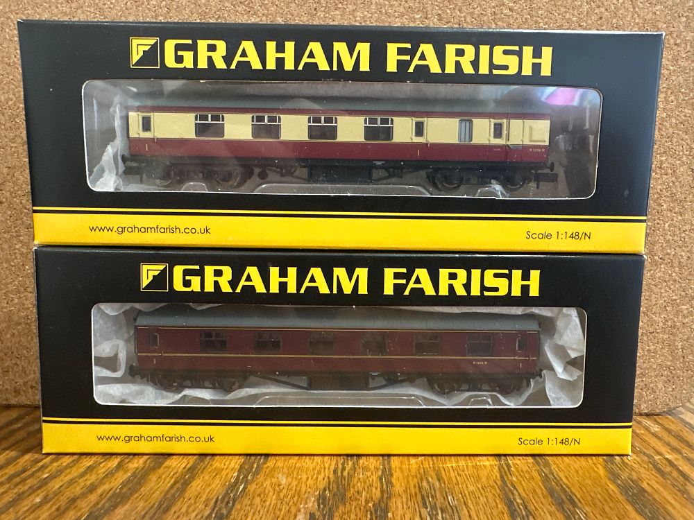 Lot 203: A Pair of Graham Farish N Gauge Stanier Passenger Coaches in Original Boxes