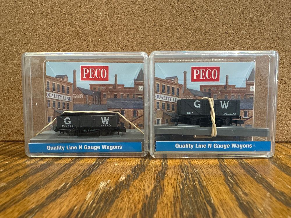 Lot 204: A Pair of PECO Quality Line N Gauge Model Railway GWR Wagons in Original Cases