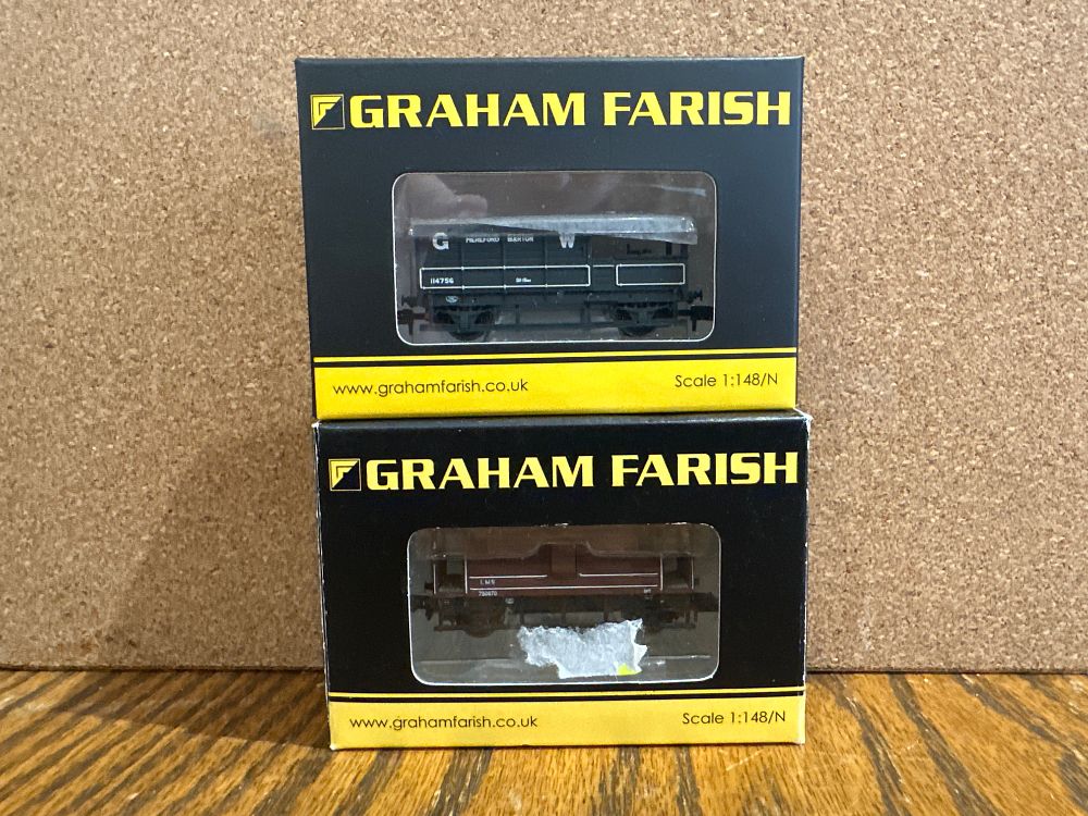 Lot 208: Two Graham Farish N Gauge Model Railway Brake Vans in Original Boxes