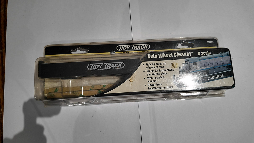 Lot 210: Woodland Scenics Tidy Track Roto Wheel Cleaner N Scale TT4560