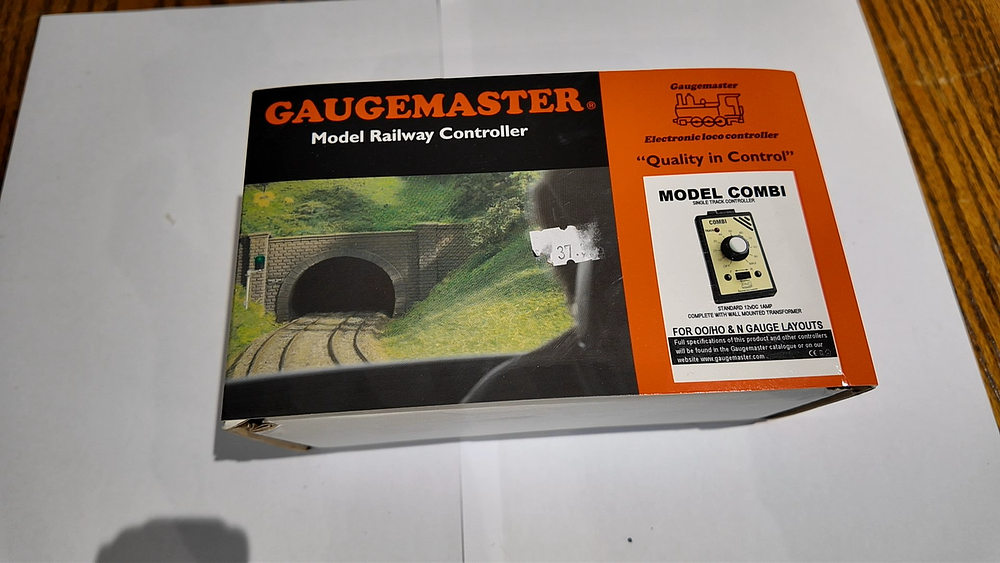 Lot 214: A Gaugemaster Model Combi Single Track Model Railway Controller