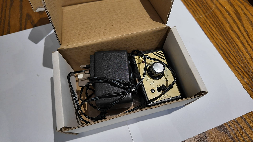 Lot 215: Gaugemaster Combi Single Track Model Railway Controller with Transformer