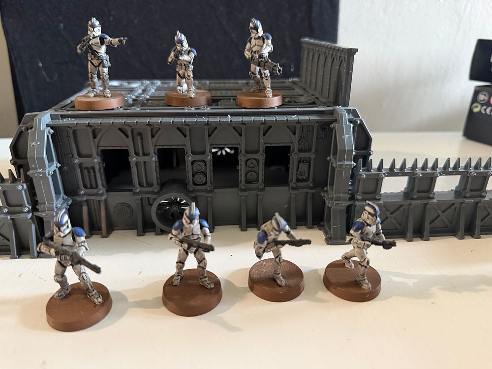 Lot 290: Star Wars Legion squad of 7 clone troopers...