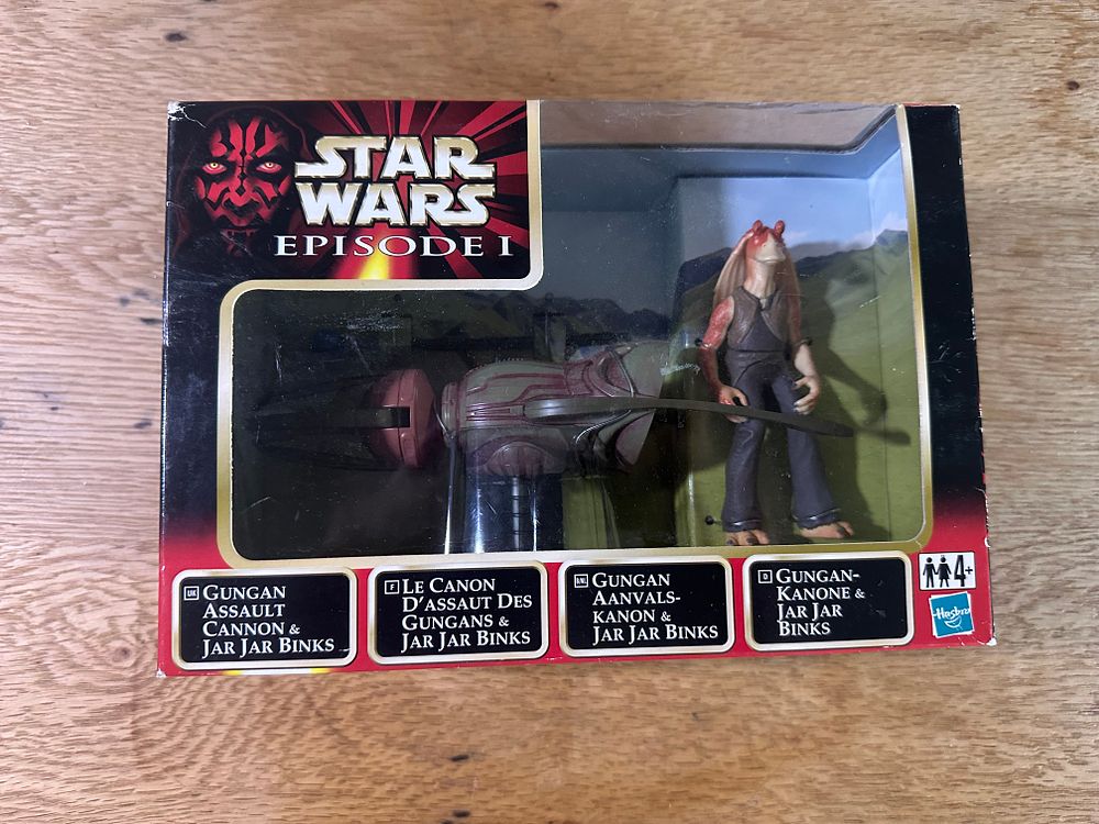 Lot 295: Hasbro Star Wars Episode I Gungan Assault Cannon and Jar Jar Binks Action Figure Set
