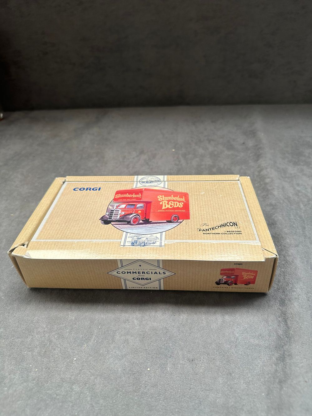 Lot 68: Corgi Classic Commercials Bedford Pantechnicon Slumberland 97085