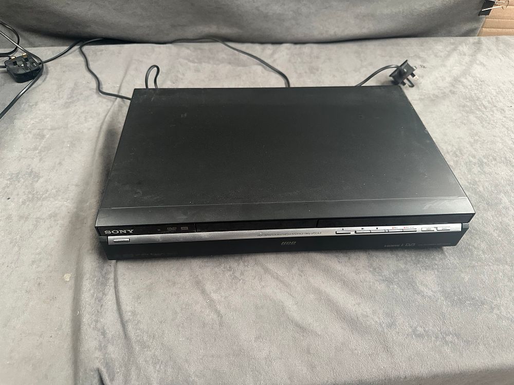 Lot 372: Sony RDR-HXD870 DVD Recorder and 160GB Hard Disk Drive