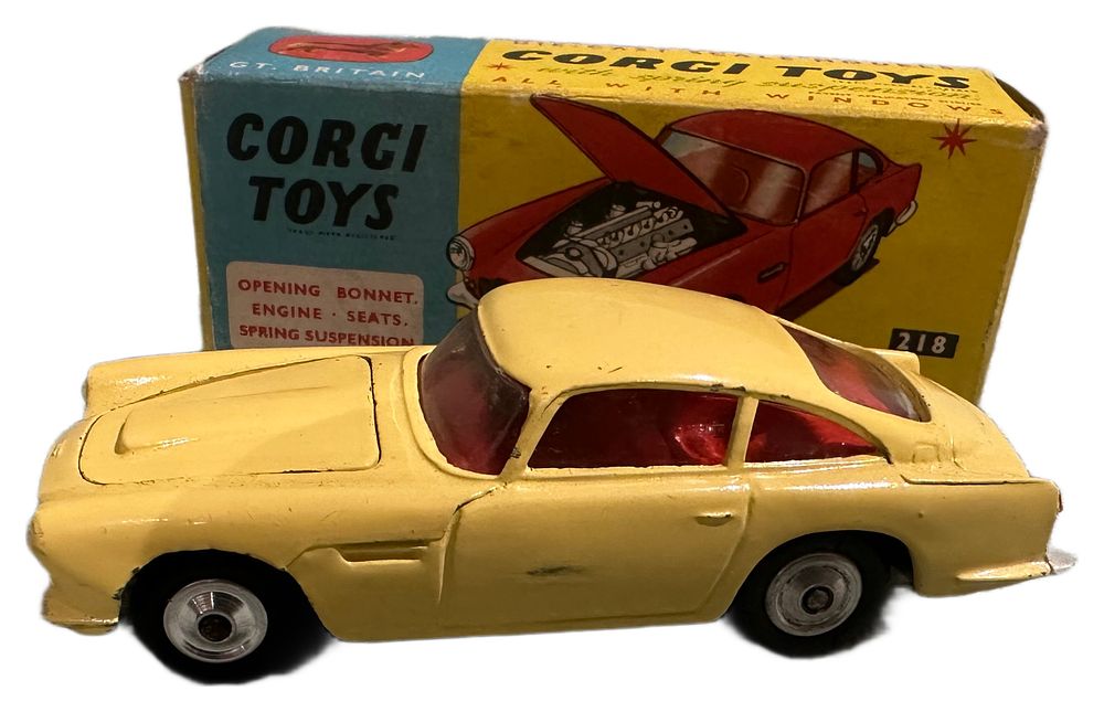 Lot 140: Corgi Toys Aston Martin D.B.4 Model Car 218 with Original Box