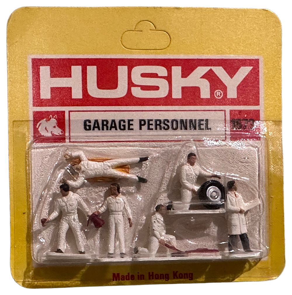Lot 144: Husky 1573 Garage Personnel Mint on Card