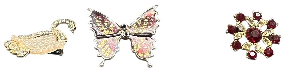 Lot 645: A Trio of Decorative Costume Brooches