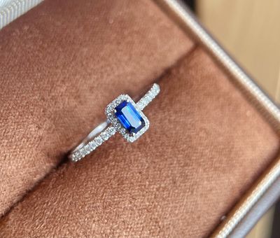 Step Square Sapphire Ring. Step-shaped sapphire ring pt950 natural sapphire 0.362 carat diamond