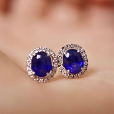 Sapphire earrings, main stone is nearly one carat, diamond is 7 points Freight: 1.International