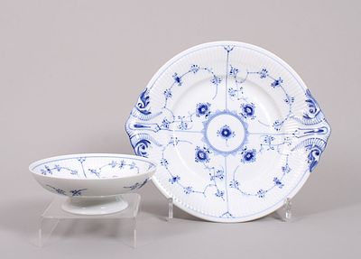 Pastry plate and footed bowl, Royal Copenhagen, c. 1966/67, "Musselmalet ribbed" decorporcelain 