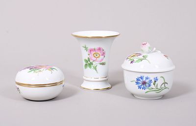 Small collection of Meissen porcelain, "German Flower" pattern, 20th century Porcelain 