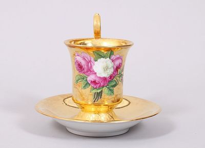 Decorative cup and saucer, KPM-Berlin, 1823/32 Porcelain, polychrome and gold painted, on a 