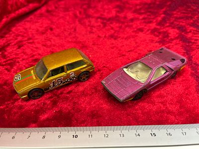 Matchbox Alfa Carabo 'סט מכוניות וינטג Volkswagen Bras&iacute;lia-ו. שתי מכוניות אספנות ממתכת: Matchbox 