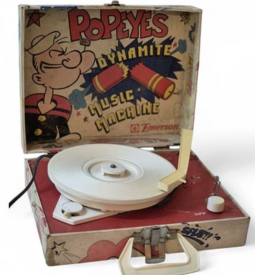 מזוודה פטיפון ממותגת "פופאי" ישן 
לא מצוי שנות ה60 
זקוק לתיקון