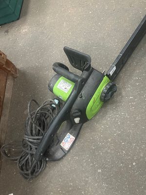 A Florabest FKS 2200/8 Electric Corded Chainsaw with Oregon Bar. This lot consists of a single 