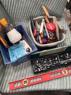 An Assortment of Workshop and DIY Tools including a Wagner Power Spray Gun. This lot comprises 