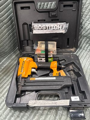 Bostitch SB-1664FN 16-Gauge Pneumatic Magnesium Finish Nailer with Carrying Case and Fasteners. A 
