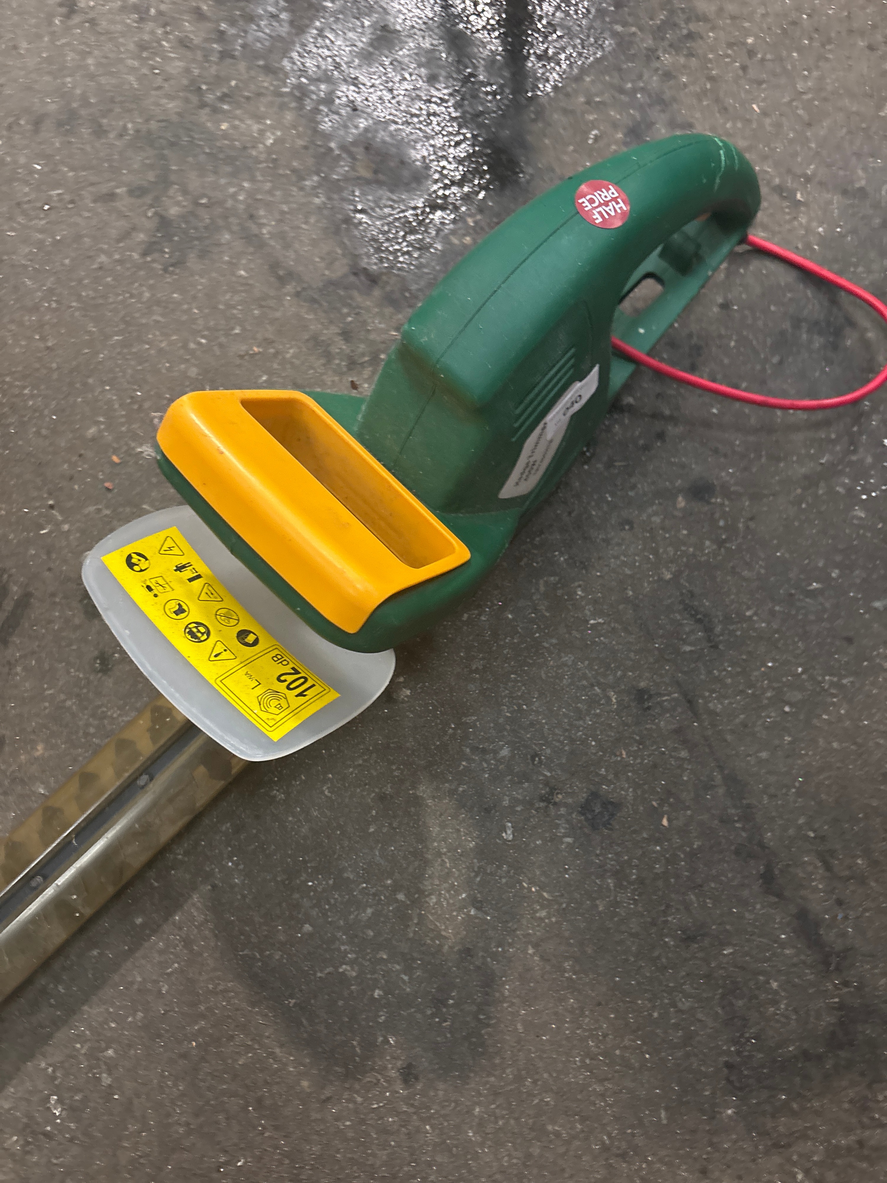 Vintage TRV400HTB Electric 400W Hedge Trimmer