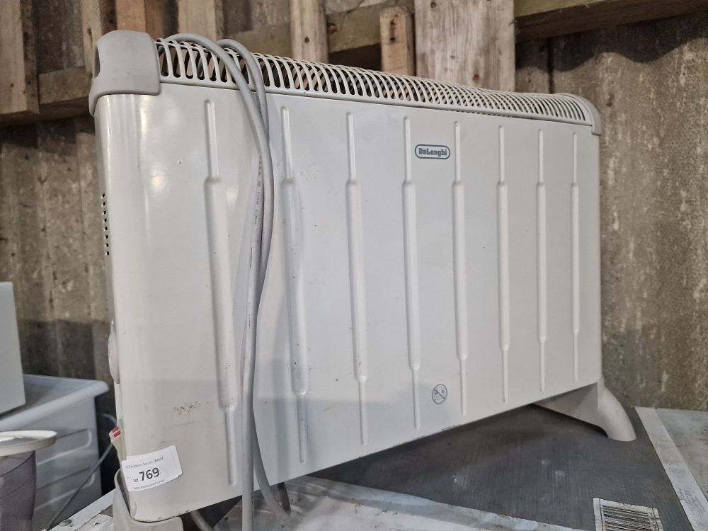 Lot 769: DeLonghi HCM2030 Electric Convector Heater