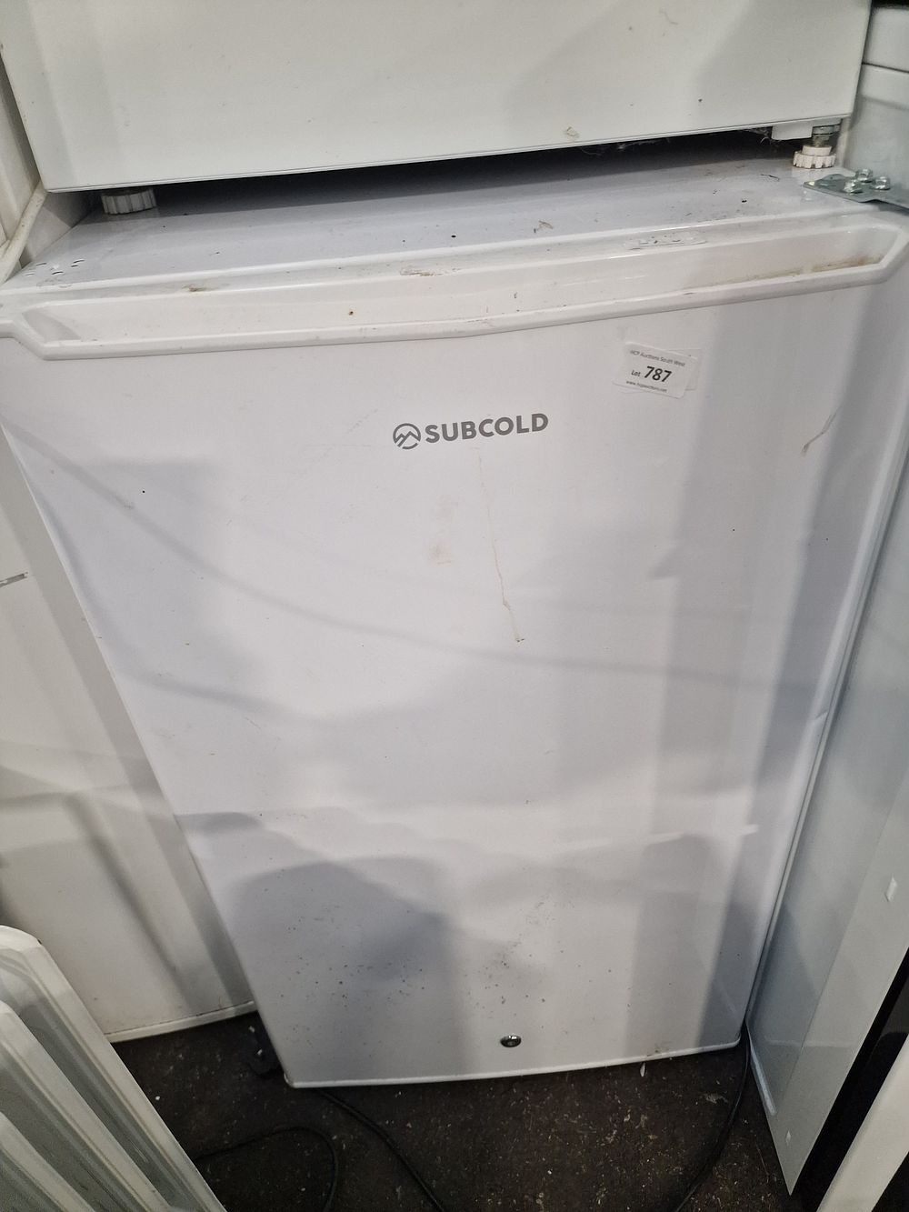 Lot 787: Subcold 75L White Table Top Mini Fridge