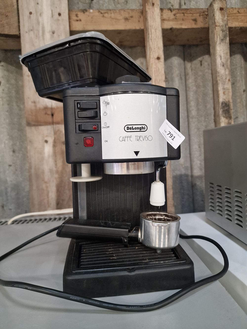 Lot 791: DeLonghi Caffé Treviso Espresso and Cappuccino Maker