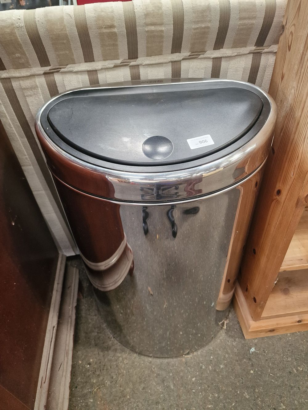 Lot 906: A Brabantia Polished Stainless Steel Dual-Compartment Touch Bin