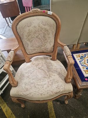 A Vintage Louis XV Style Carved Beechwood Fauteuil Armchair. A vintage French provincial open 