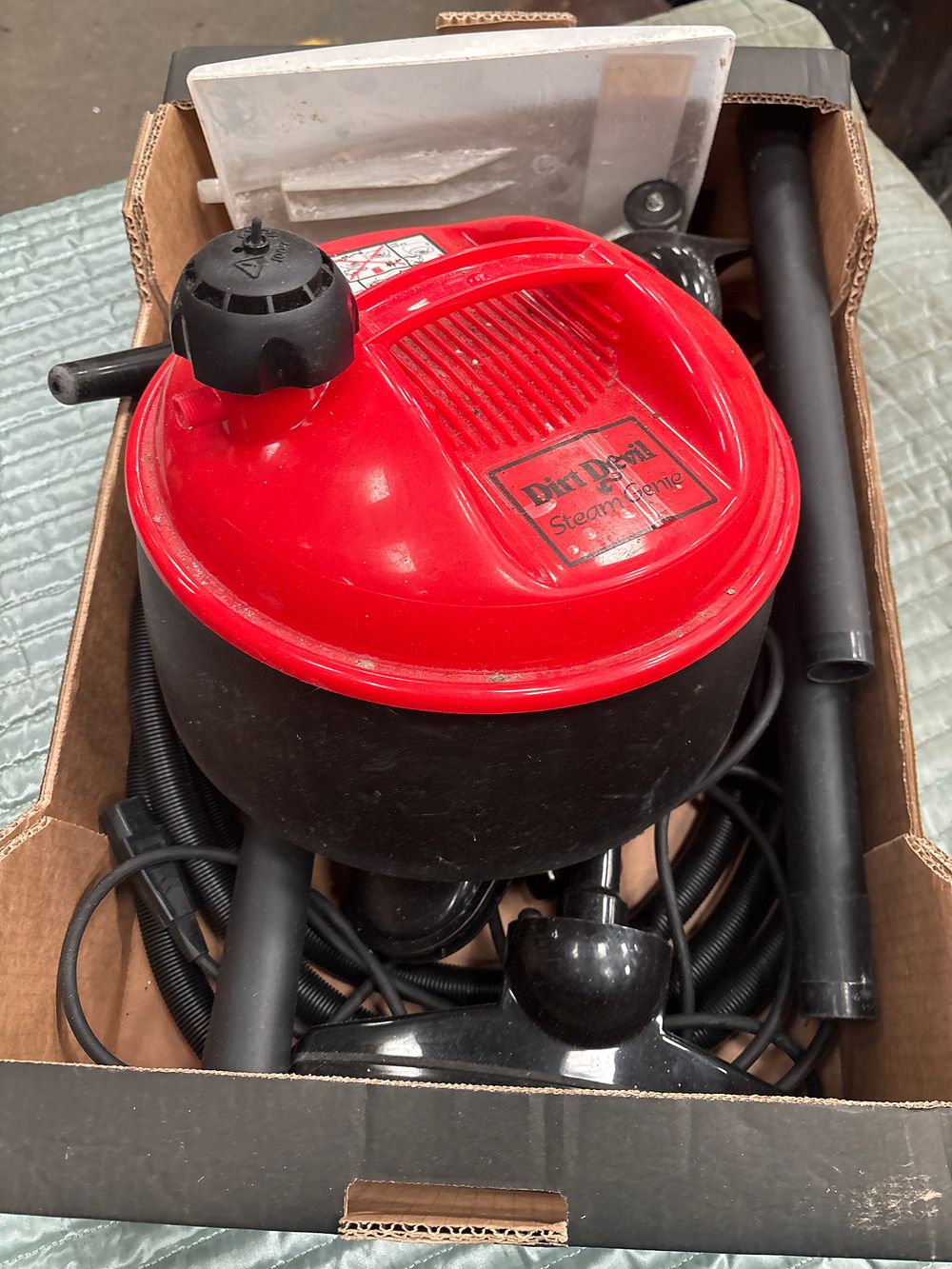 Lot 30: Dirt Devil Steam Genie Portable Steam Cleaner