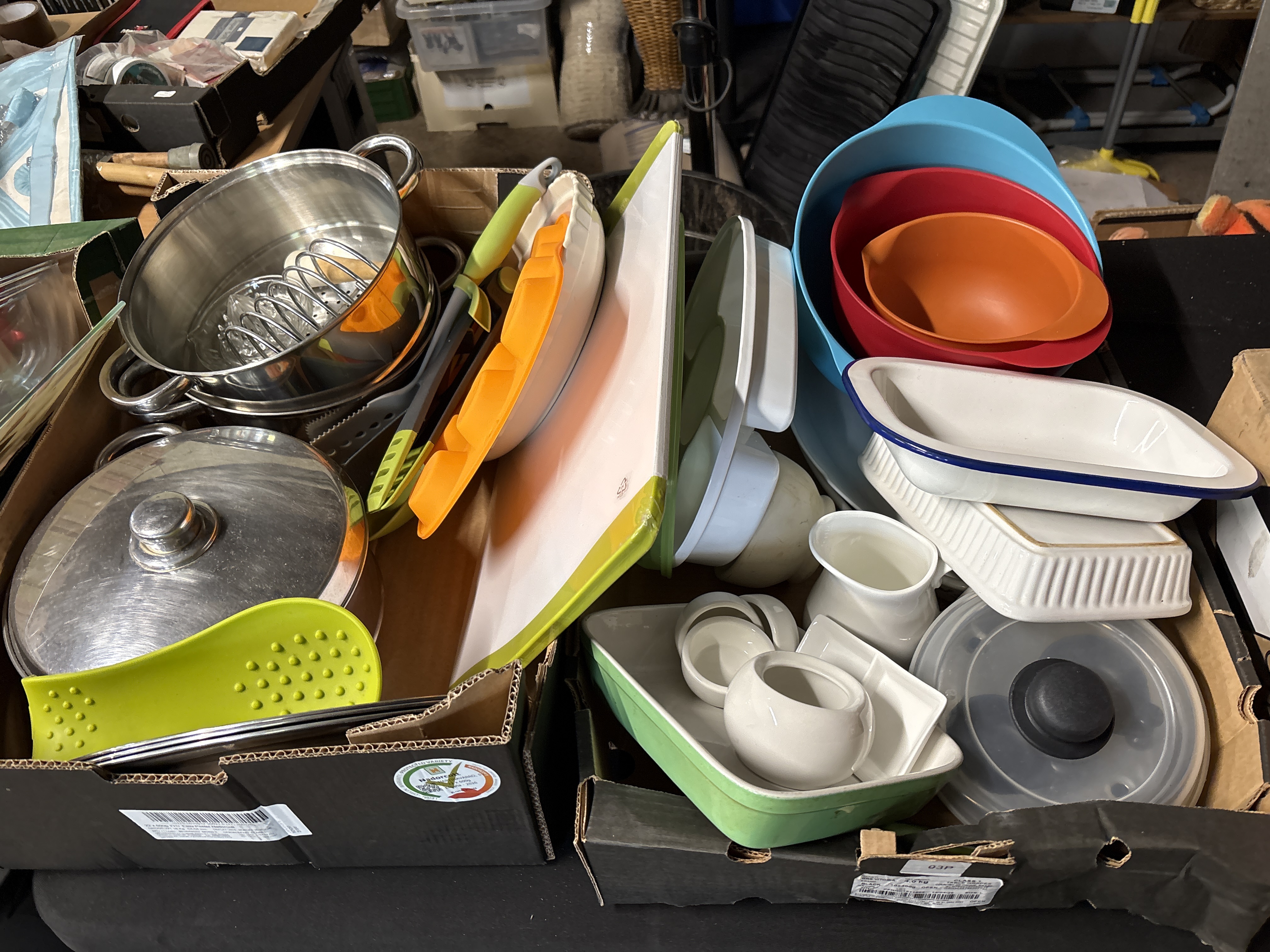 An Assortment of Contemporary Mixed Kitchenware, Cookware, and Baking Accessories