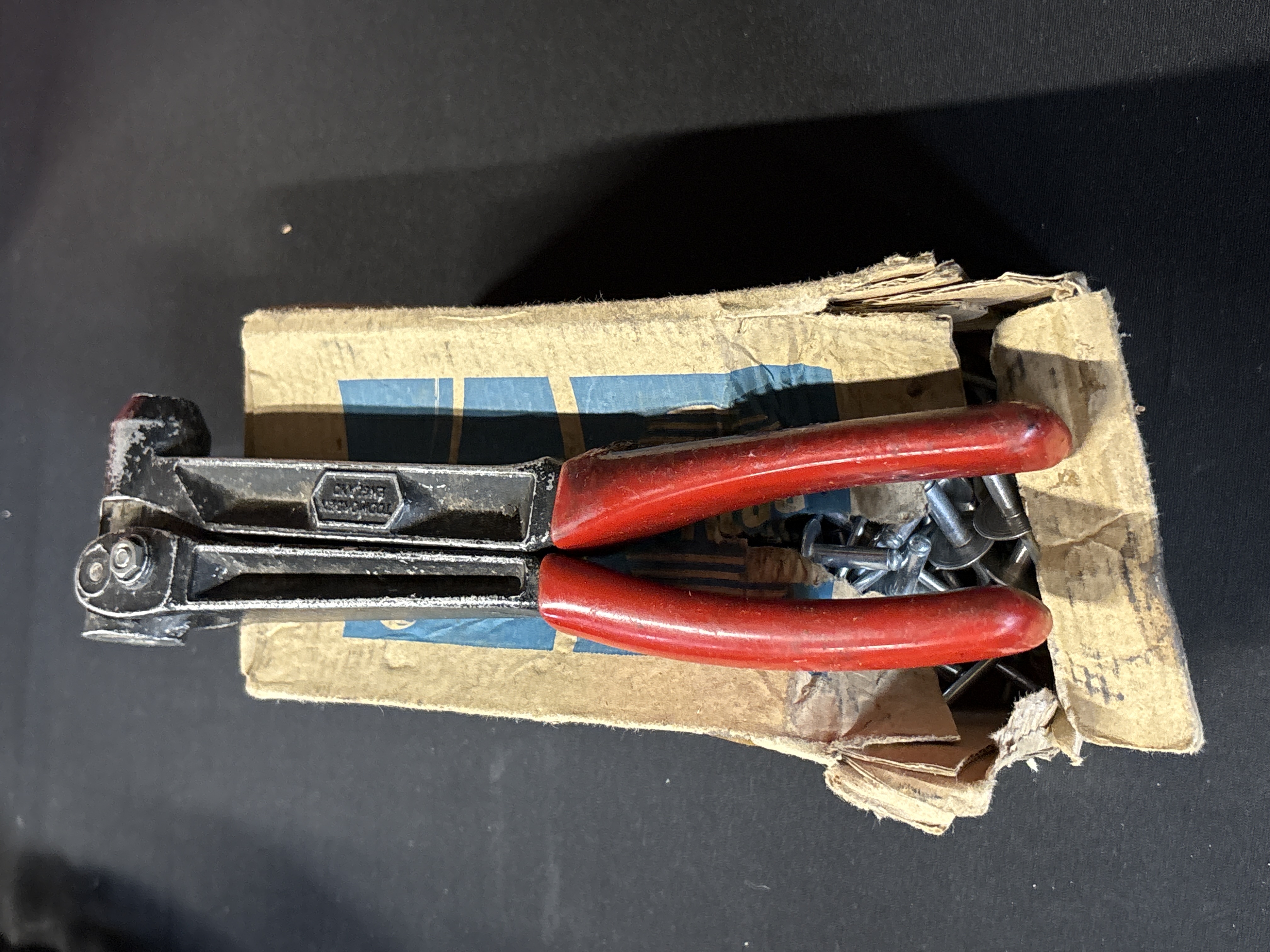 A Vintage Gilbow Hand-Operated Toggle-Action Rivet Gun & Rivetts