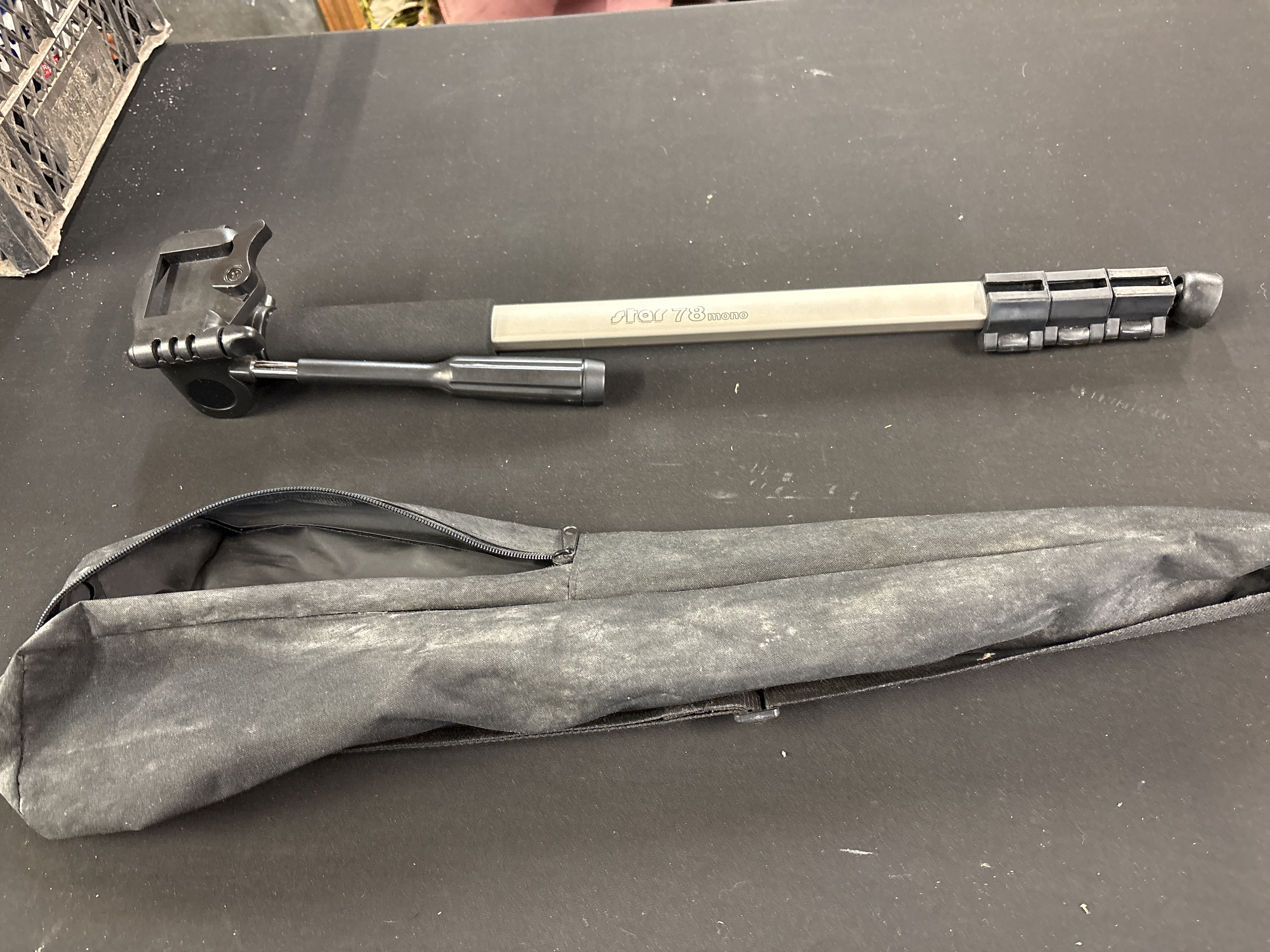 Hama Star 78 Mono Aluminium Monopod with Pan and Tilt Head