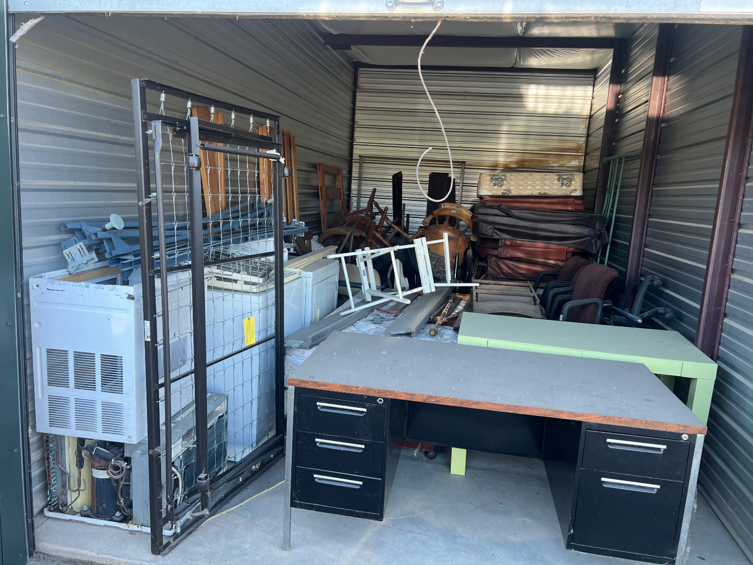 Lot 634 Storage unit auction Deer Run Storage Quincy IL unit A1. 10x20 Heartland Artifact