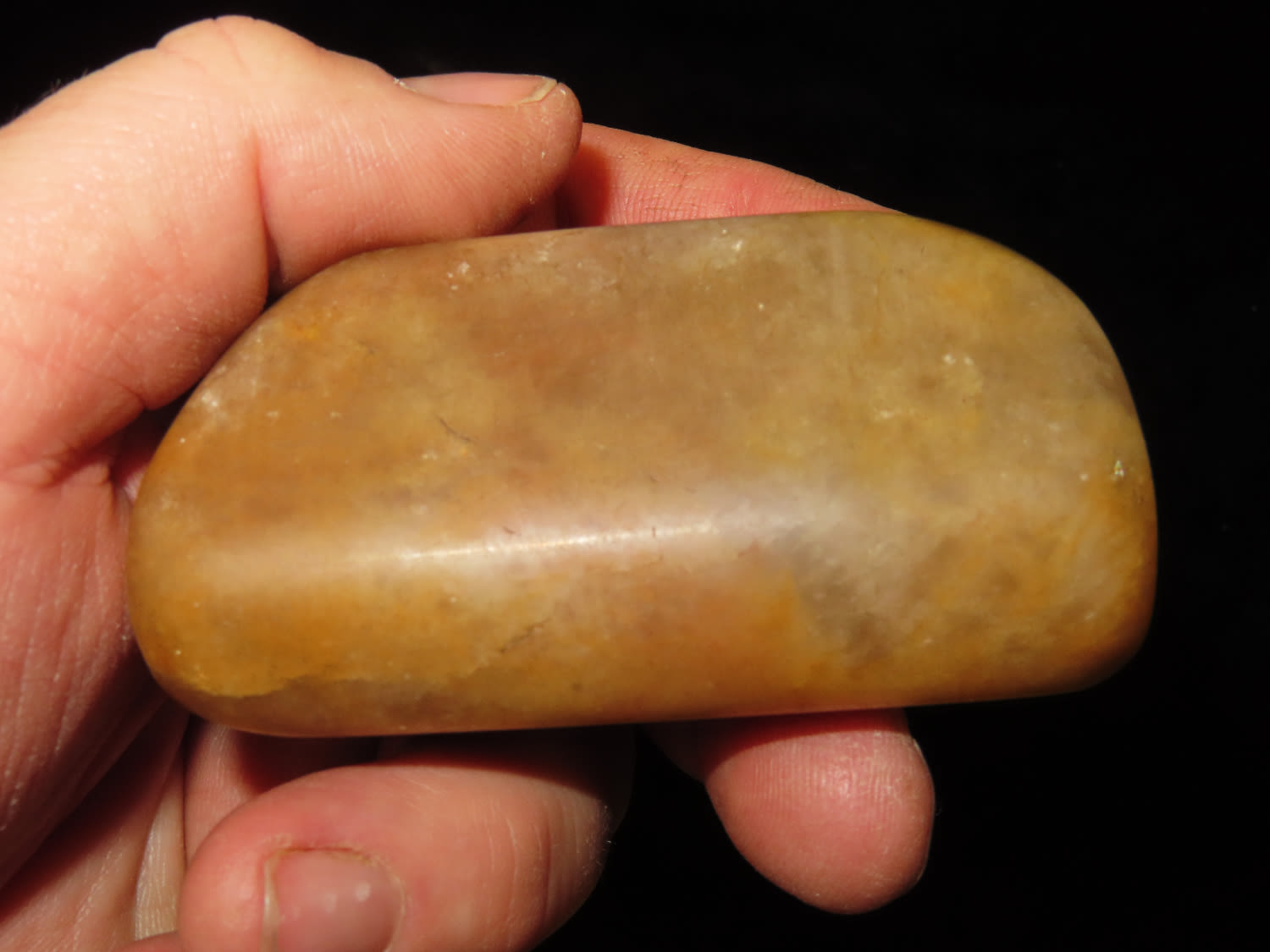 Lot 100 2.3/4" Ferruginous Quartz Hump Bannerstone Knoblock featured