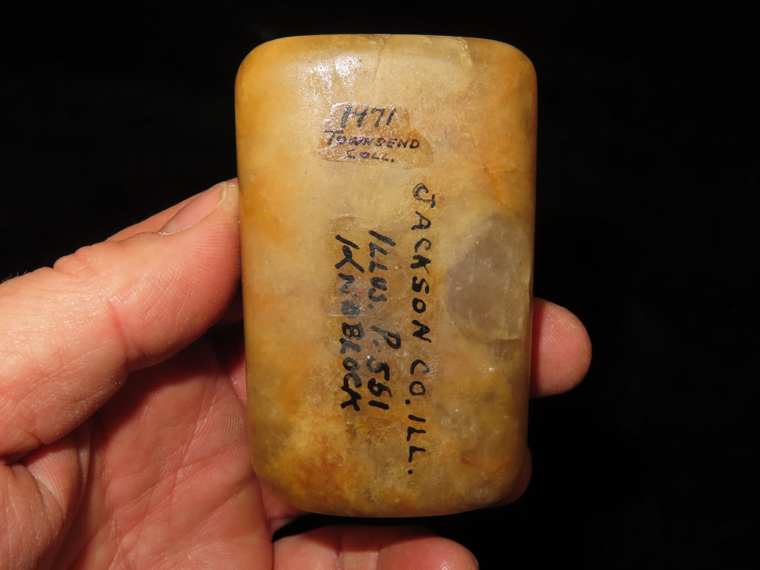 Lot 100 2.3/4" Ferruginous Quartz Hump Bannerstone Knoblock featured