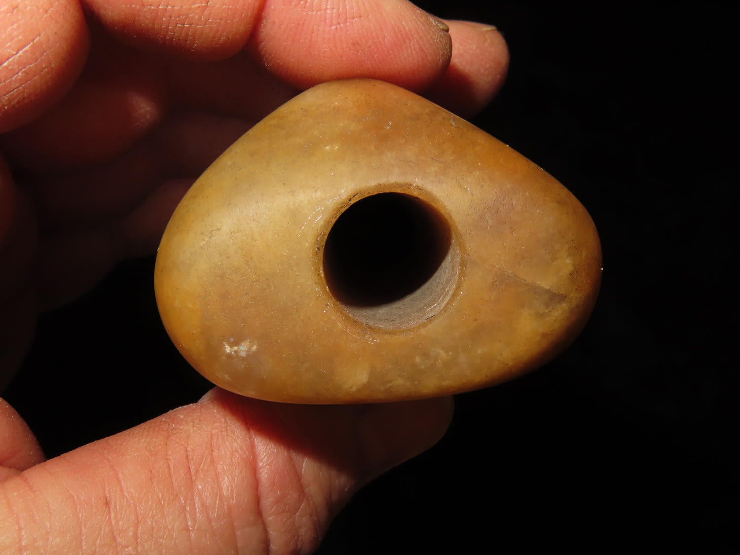 Lot 100 2.3/4" Ferruginous Quartz Hump Bannerstone Knoblock featured