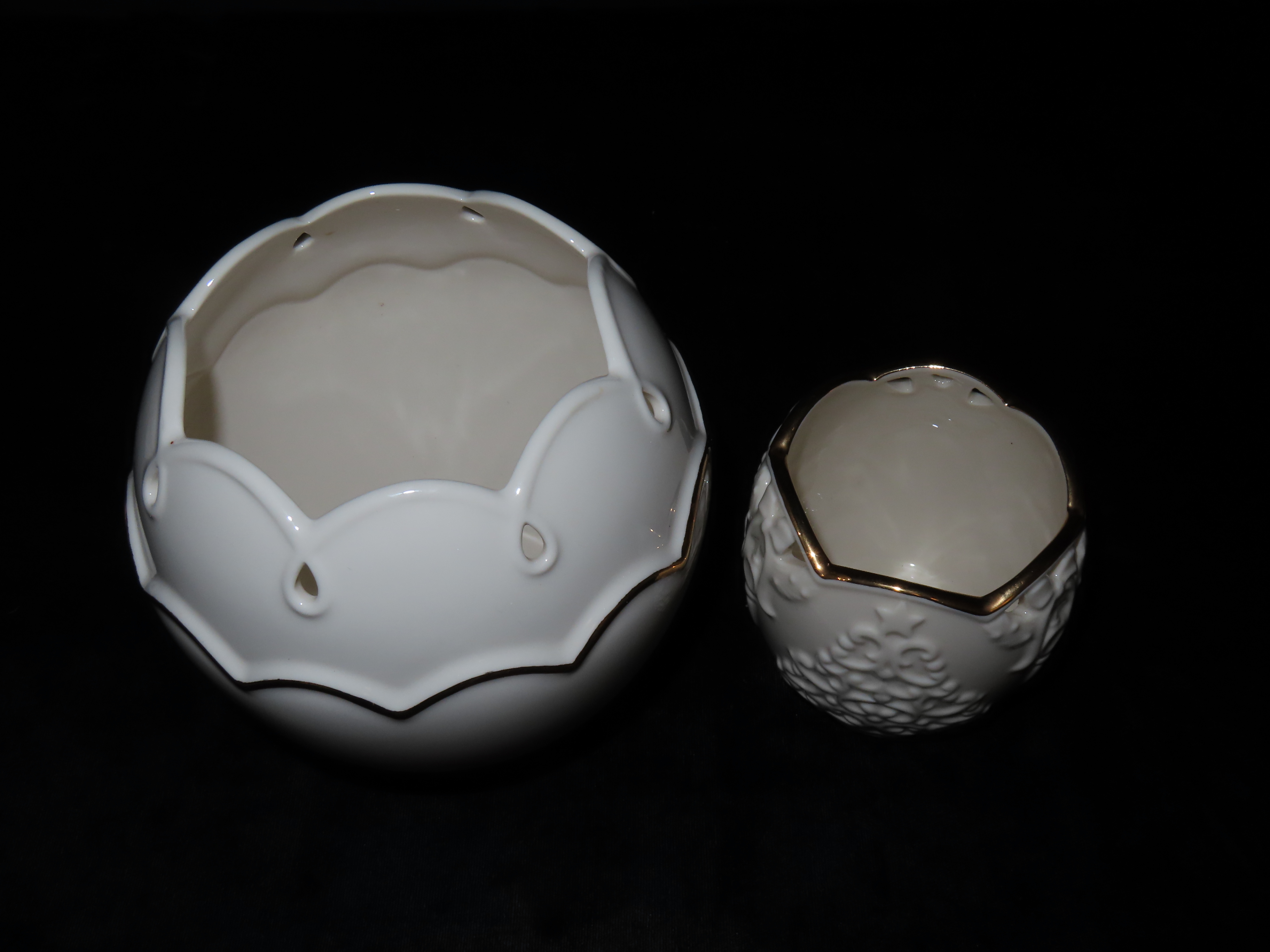 Lot 505 Set of Votive HoldersLenox "Perfect Petals" and Lenox "Merry