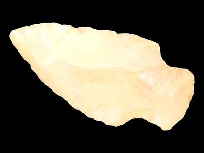 2 3/8" Hopewell point from Hardin County, Tennessee.Auctioning as Authentic & Unaltered